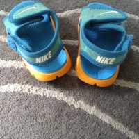 Сандали Nike 21 номер, снимка 2 - Детски сандали и чехли - 23258423