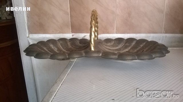 посребрена метална купа за ядки