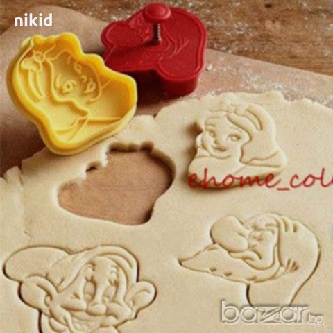 Снежанка и Седемте джуджета 4 форми с бутало и релеф резец украса сладки торта фондан и др, снимка 3 - Форми - 18428339