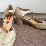 Clarks светли кожени обувки №37, UK 4 D, снимка 1 - Дамски ежедневни обувки - 18108531