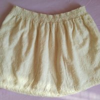 Лятна пола "Zara” с ластик в кръста. Изработена от фина памучна дантела., снимка 2 - Детски рокли и поли - 21753359