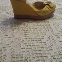 Обувки естествена кожа и корк, летни, жълти, снимка 2 - Сандали - 19944303