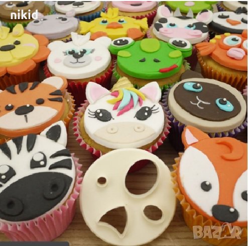 Пластмасов резец за направа на лица лице муцунка на животни очи нос очи форма за украса с фондан, снимка 1