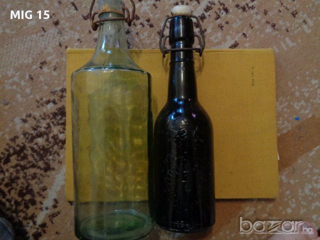 Стари бутилки с порцеланови запушалки