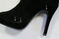 Елегантни ботуши на ток в черно марка Caroline , снимка 7