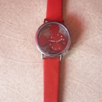 Дамски часовник, снимка 1 - Дамски - 24599033