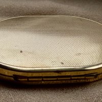 Пудриера в цвят злато с инициали O.W., снимка 9 - Антикварни и старинни предмети - 23168230