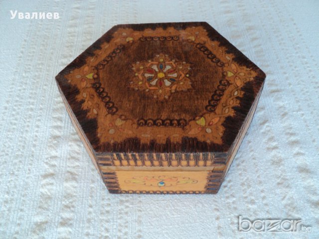 Сувенири от дърво -