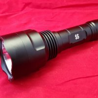 Далекобоен/компактен LED рефлекторен прожектор 550- 2400lm : Lightmaster SS, снимка 2 - Оборудване и аксесоари за оръжия - 23208277