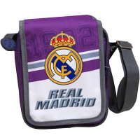 Чанта за рамо Реал Мадрид, Real Madrid с капак  48222, снимка 1 - Кенгура и ранички - 21519492