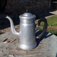 Стар алуминиев чайник, снимка 3 - Антикварни и старинни предмети - 22697303