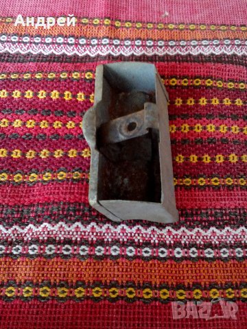 Стар пепелник за автомобил, снимка 2 - Антикварни и старинни предмети - 22938528