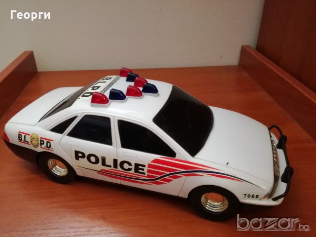 Полицейска кола и линейка, снимка 7 - Коли, камиони, мотори, писти - 21167231