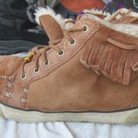 UGG унисекс 38- 39 топли зимни кецове, original UGG australia, 100 % естествена кожа,GOGOMOTO.BAZAR., снимка 17 - Дамски боти - 24151453