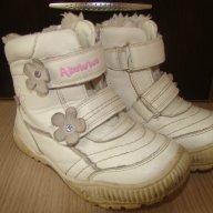 Бели боти / ботушки за зимата на APAWWA - ест. кожа, н. 25, снимка 1 - Детски боти и ботуши - 12115282