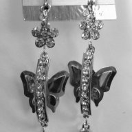 РАЗПРОДАЖБА - Красиви метални обеци с кристали , снимка 1 - Обеци - 9561265