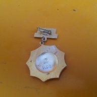 Ленин жълт метал емайл състояние по снимките, снимка 3 - Други ценни предмети - 11395598