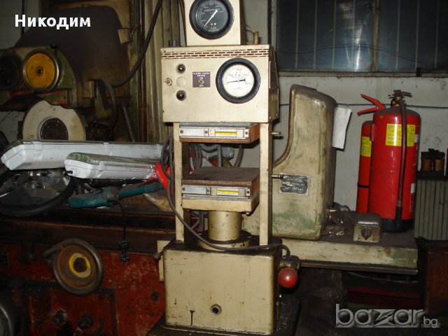 преса за производство но гумени изделия , снимка 2 - Други машини и части - 16851195