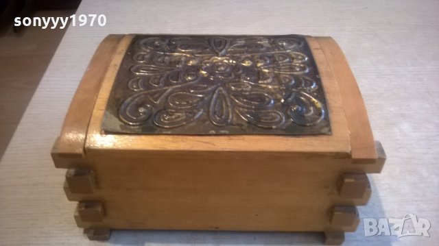 ретро дървена кутия с метален обков-1977г-22х16х11см, снимка 5 - Колекции - 24152627