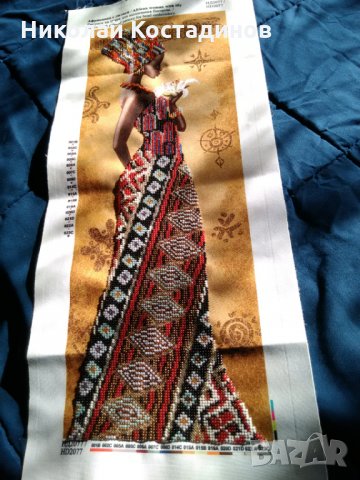 Гоблен с мъниста - Африканка с лилия , снимка 2 - Гоблени - 23720335