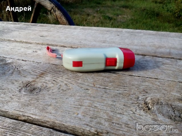 Фенерче с динамо, снимка 3 - Антикварни и старинни предмети - 19501584