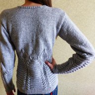 Ръчно плетена блуза с интересна плетка, снимка 3 - Блузи с дълъг ръкав и пуловери - 15652415