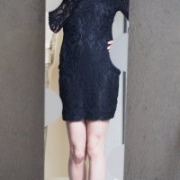Малка черна рокля с голи рамене , снимка 7 - Рокли - 25556560