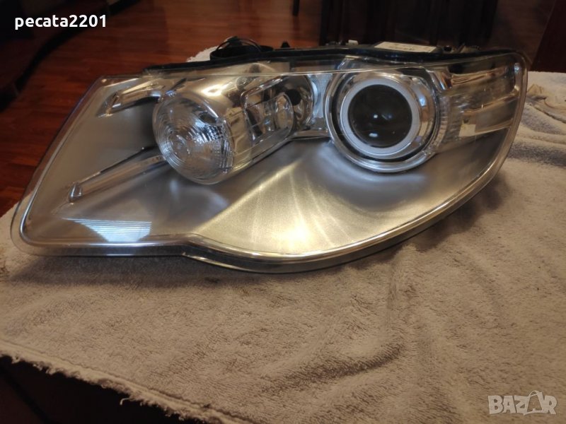 Продавам - оригинален ляв фар за Тоарег 2008 г., снимка 1