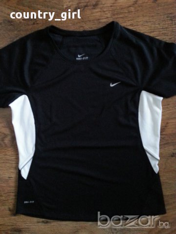 Nike - страхотна дамска тениска, снимка 3 - Тениски - 14529511