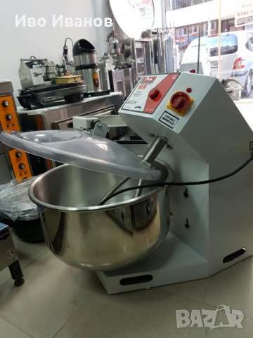 Продавам вилична тестомесачка 10кг , снимка 2 - Друго търговско оборудване - 25568619