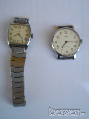 Часовници дамски съветски - 2 бр., снимка 1 - Дамски - 7827094