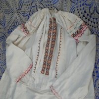 Автентична риза от Североизточна България, снимка 1 - Антикварни и старинни предмети - 21722679