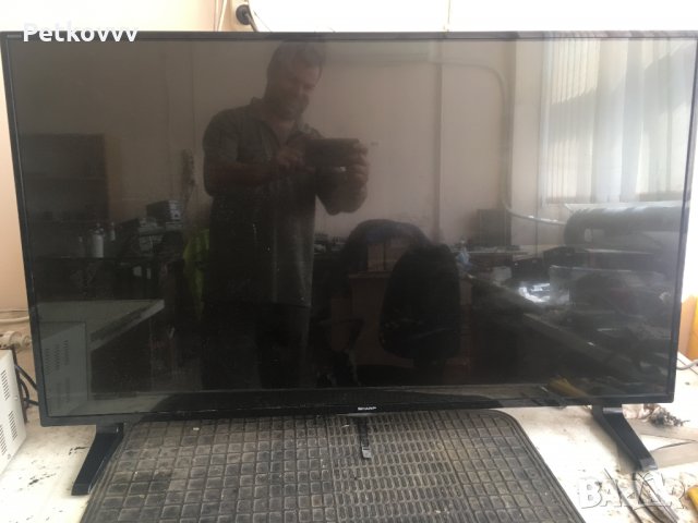 Телевизор 43" Sharp, цял или на части, снимка 2 - Телевизори - 25820233