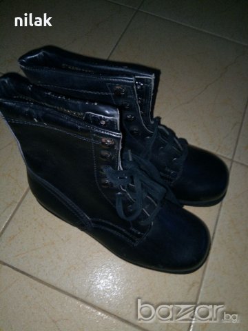 Продавам перфектни чисто нови войнишки кубинки 39 номер