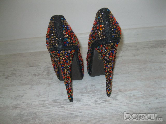 Обувки с висок ток и шарени камъчета , снимка 6 - Дамски обувки на ток - 19459447