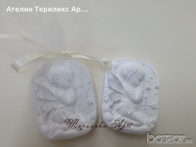 Ангелче в молитва за кръщене-подарък за гости в сребристо, снимка 2 - Подаръци за кръщене - 20902561