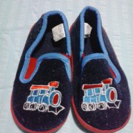 Детски пантофи с Влакче Томас, номер 24 с подарък , снимка 1 - Бебешки обувки - 13155950
