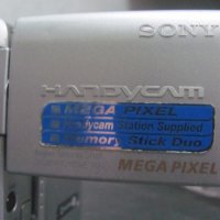 Видеокамера Sony HandyCam , снимка 2 - Камери - 19320249