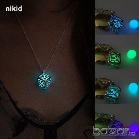 магическо светещо колие медальон квадратче синя светлина, снимка 2 - Колиета, медальони, синджири - 15357212