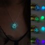 магическо светещо колие медальон квадратче синя светлина, снимка 2