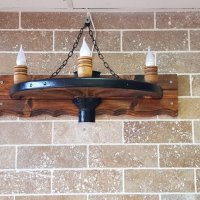 Етно стенна лампа-аплик от колело на каруца с ръчно изработени дървени чашки!, снимка 1 - Лампи за стена - 9066252