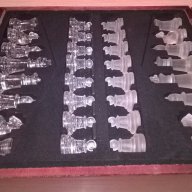 Нов стъклен шах в красива дървена кутия-внос швеицария, снимка 5 - Антикварни и старинни предмети - 16433354