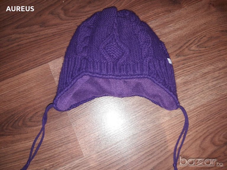 Зимна шапка плетена с поларена подплата и връзки, снимка 1