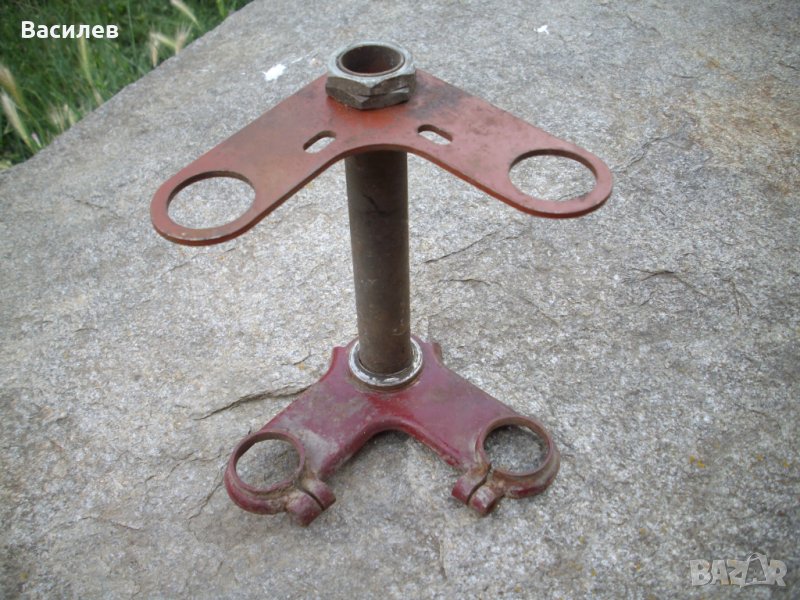  Ява 555верига,зьбно колело,държачи предница,тройник.Фар.Цедка от стар мотор., снимка 1