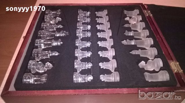 Нов стъклен шах в красива дървена кутия-внос швеицария, снимка 5 - Антикварни и старинни предмети - 16433354