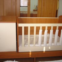 Детско трансформиращо се легло/люлка с бюро, снимка 3 - Мебели за детската стая - 25378883