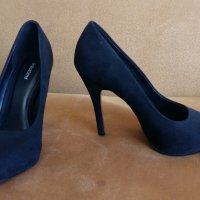 Черни обувки на висок ток , снимка 2 - Дамски обувки на ток - 21505616
