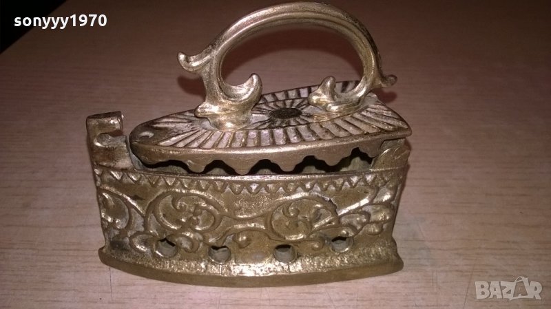 красива ютия-мед/месинг-цвят злато-внос швеицария-10х9х5см, снимка 1