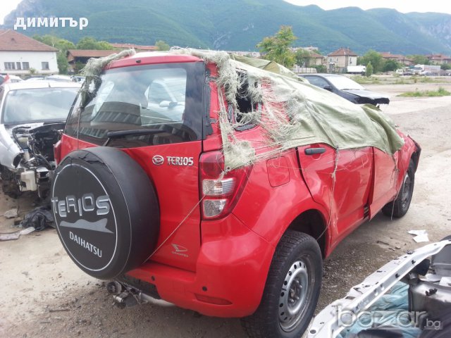 Daihatsu Terios 1.5 105k.c 4x4-НА ЧАСТИ!!, снимка 6 - Автомобили и джипове - 14438682