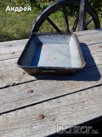 Емайлирана тава, снимка 2 - Антикварни и старинни предмети - 19567063